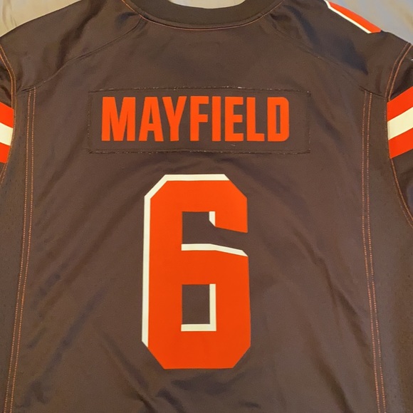 Baker mayfield browns jersey small holes burned in dryer - Picture 6 of 6